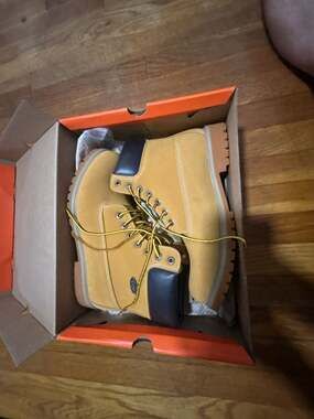 Lugz Men's Convoy 6-Inch Golden Wheat Water-Resistant Boots